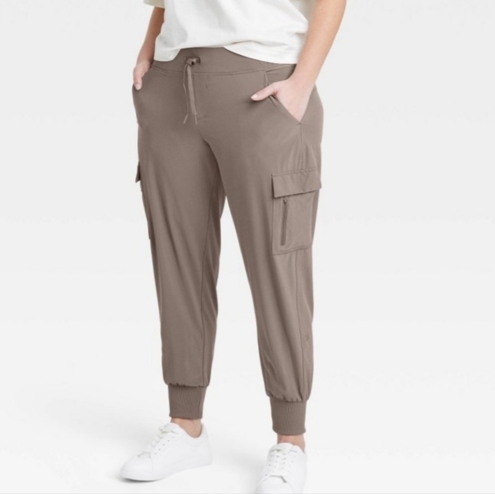 Women's Stretch Woven Cargo Pants 27" - All In Motion Dark Brown XXL